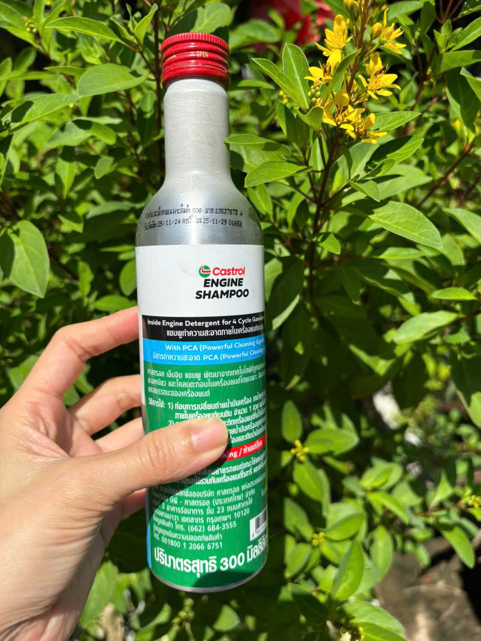 Súc động cơ castrol chính hãng đã có mẫu mới