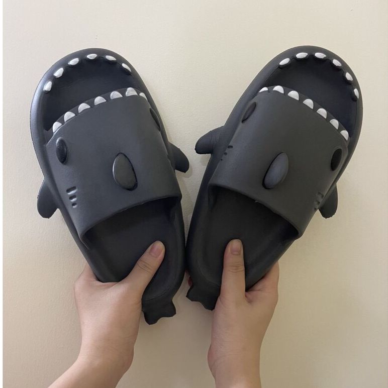 Dép Cá Mập 5 màu Full Size 36 đến 41 ( size bé lấy tăng 2 size sẽ vừa )