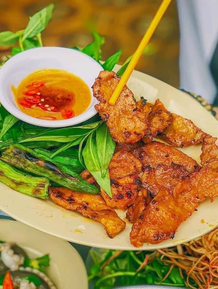 Pork Breast Marinated in Salad Dressing with Dipping Sauce 500Gr (Delivery in Ho Chi Minh City)