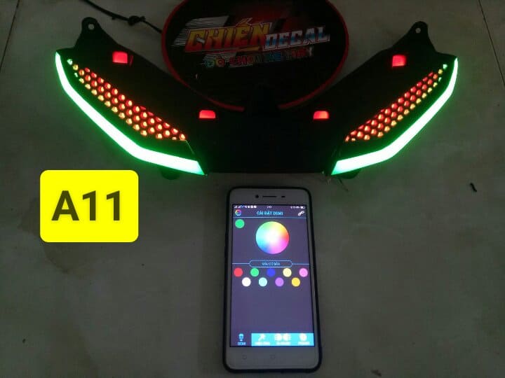 AUDI A11 LƯỚI TỔ ONG ĐIỀU KHIỂN BẰNG ĐIỆN THOẠI (rắc cấm như zin )