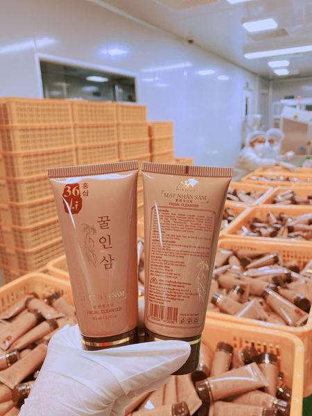 Sửa rửa mặt cao mụn sâm đỏ 36 vị