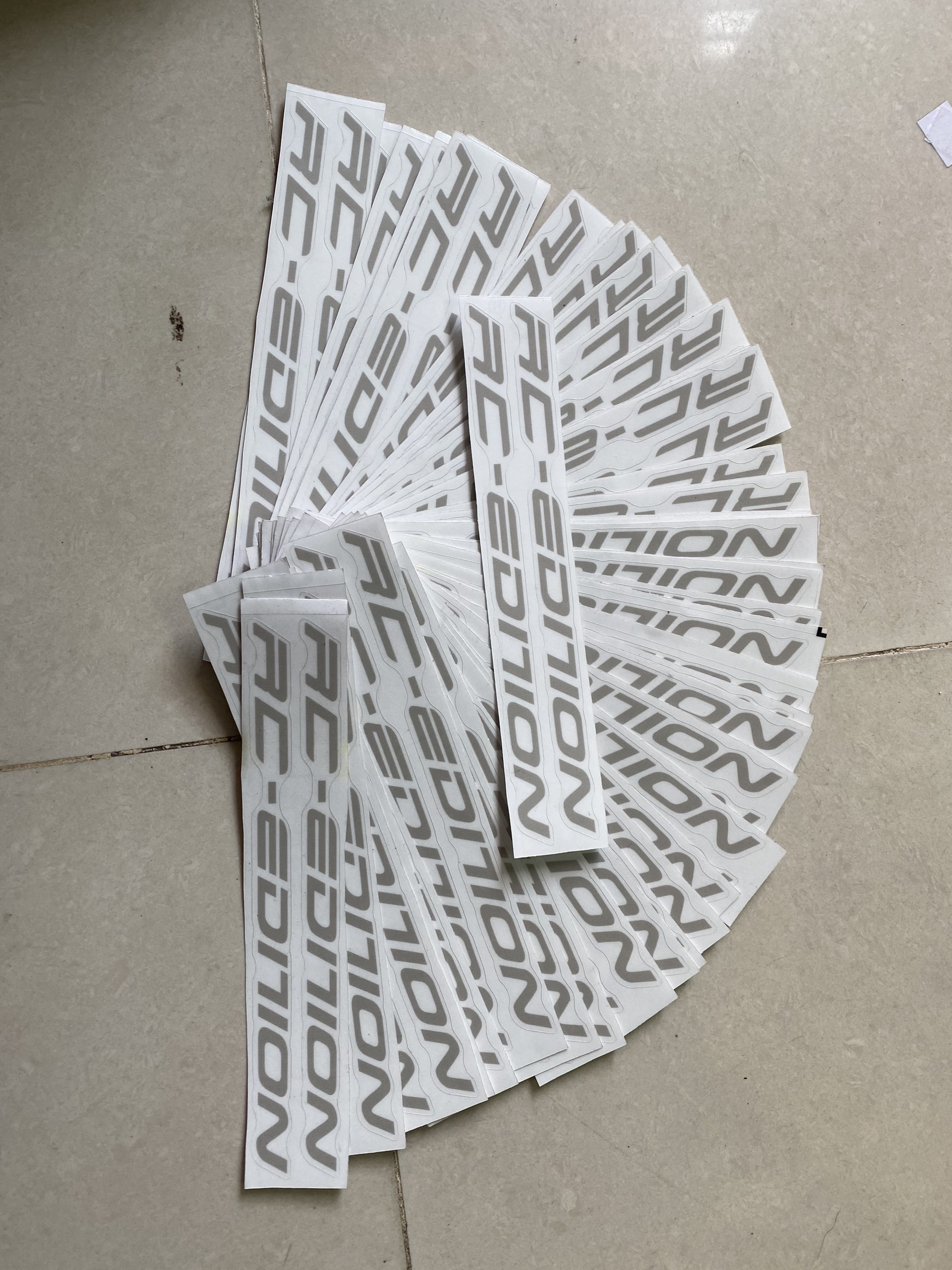 cặp tem rc edition xám dán phuộc bạc ko dán phuộc đen