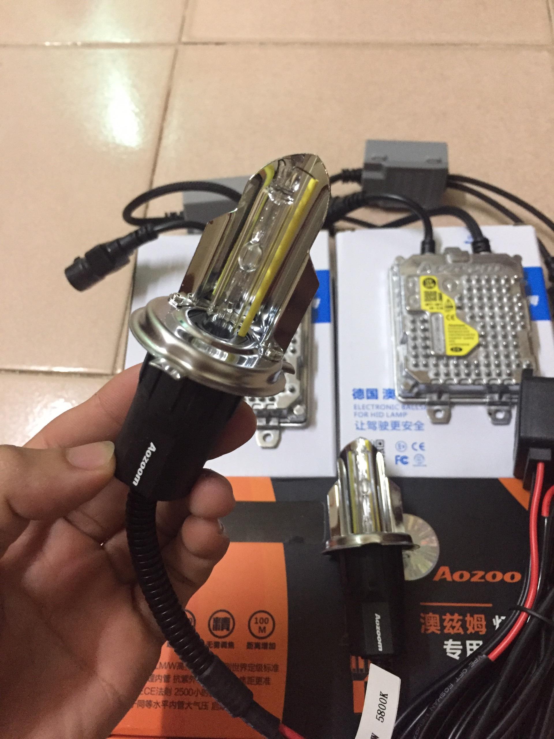 Bóng đèn xenon aozoom chân H4 5800k