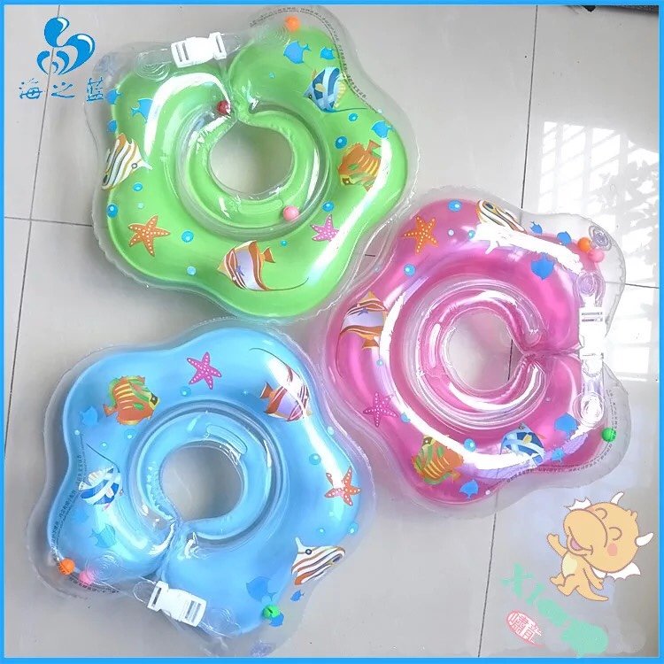 Phao bơi đỡ cổ cho bé tập bơi