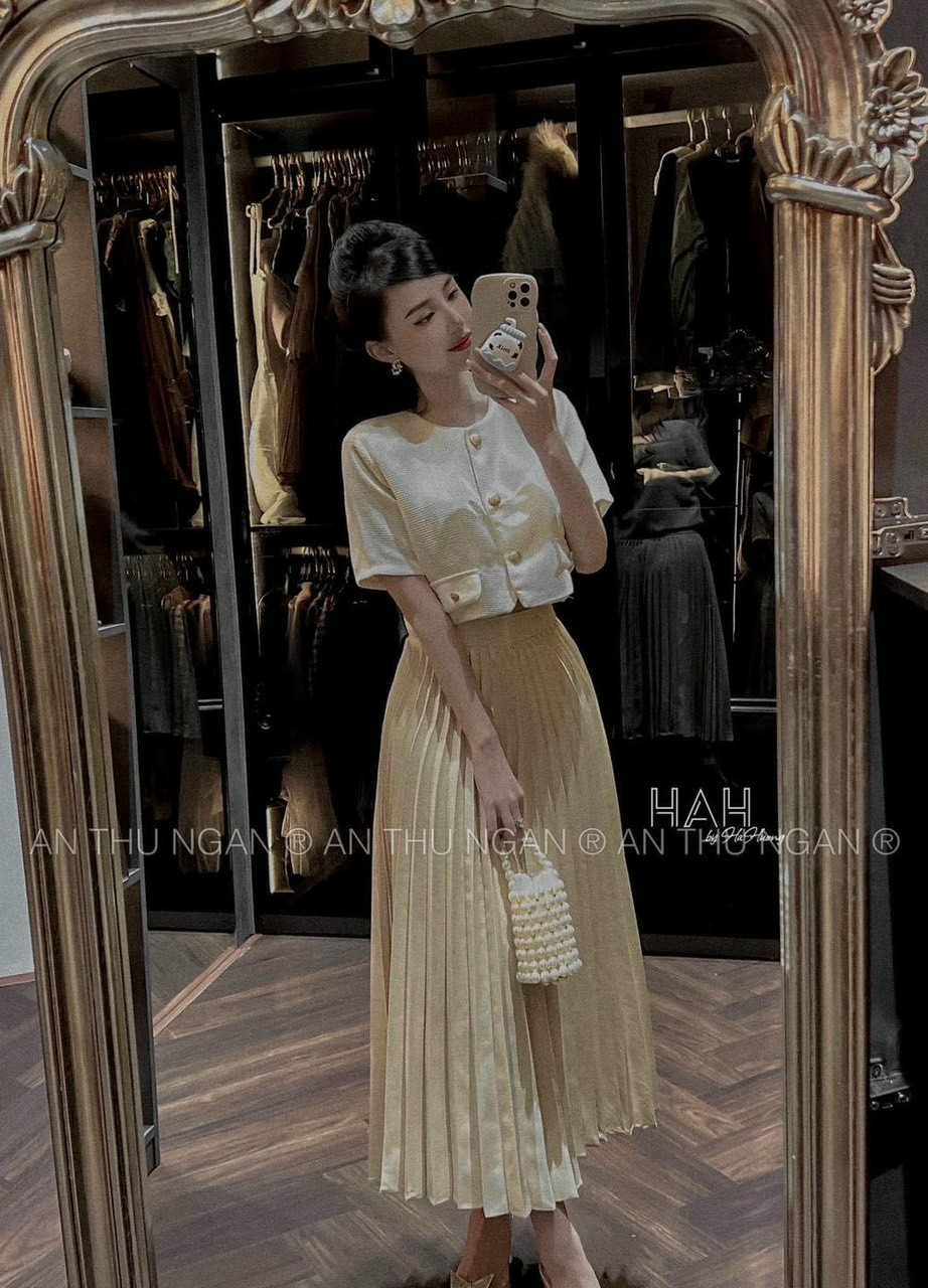 Set áo dạ croptop có nút phong cách vintage mix chân váy dập ly dáng đẹp, Set áo crop viền bèo ngực túi đính nút mix chân váy xếp ly, Set bộ áo dạ có túi phối nút mix chân váy dập ly midi kiểu Hàn sang trọng DX