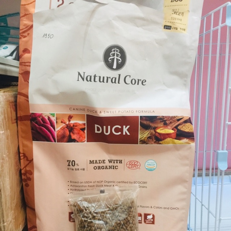 Thức ăn cho chó nhập khẩu từ Hàn quốc Natural core vị thịt Vịt 1kg (duck), chất lượng đảm bảo an toàn đến sức khỏe người sử dụng, cam kết hàng đúng mô tả