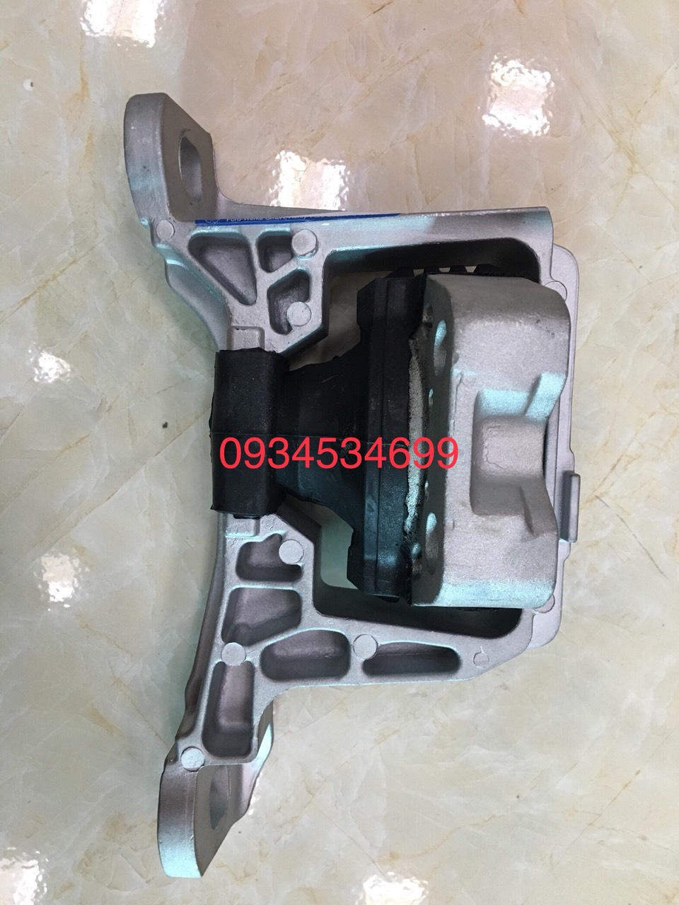 Chân đầu máy Ford Focus 05-15 Xịn – AV616F012AB