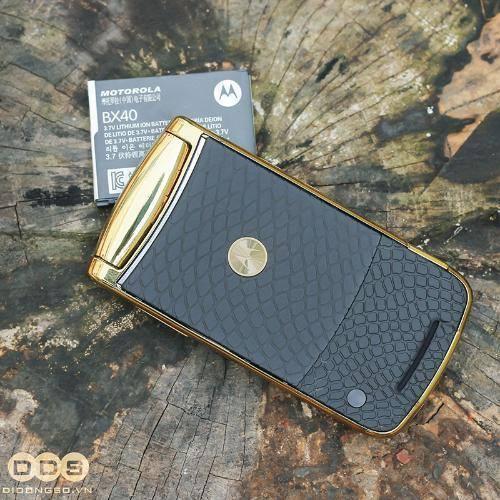 Điện Thoại Motorola V8 Gold nắp gập