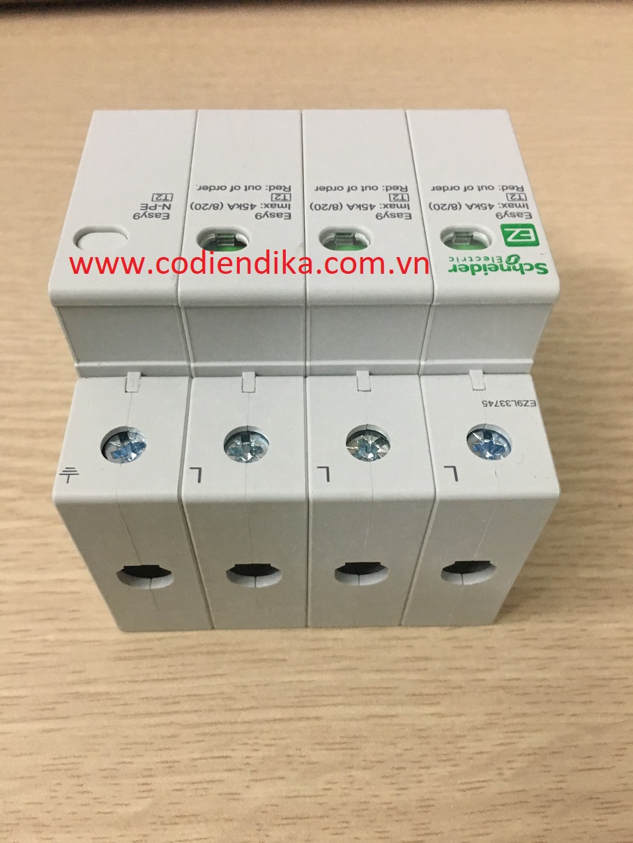 Chống sét lan truyền Schneider Easy9 SPD 3P+N EZ9L33745