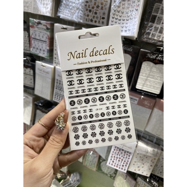 Sticker chanel dán móng tay