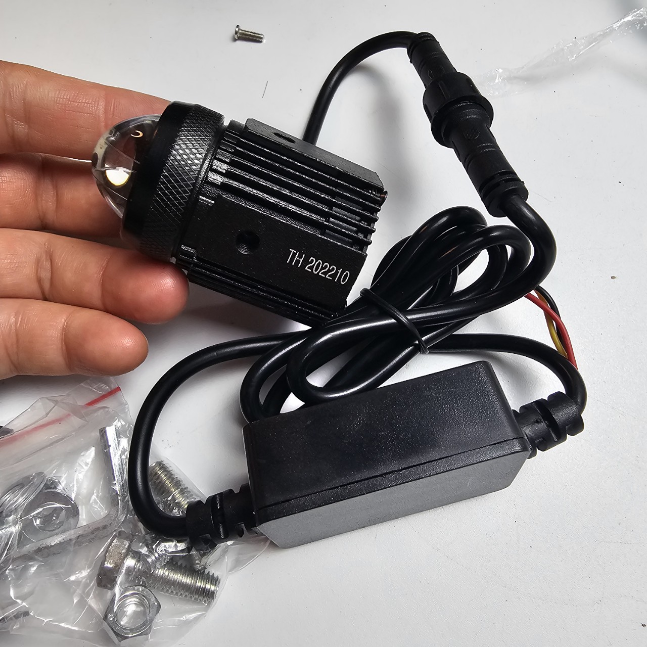 ĐÈN TRỢ SÁNG MINI COST VÀNG PHA TRẮNG GIÁ 1 Đôi (không công tắc)