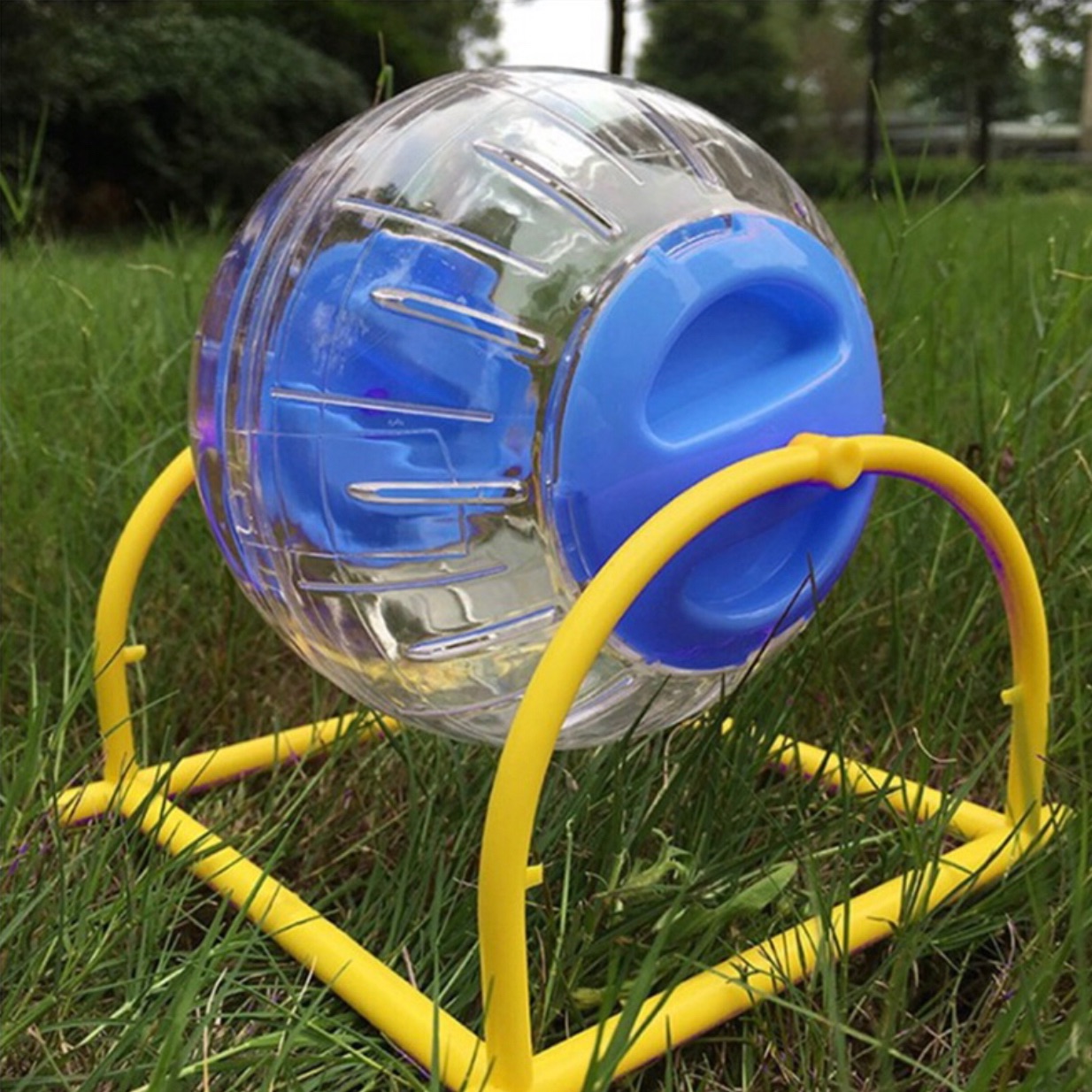 Đồ chơi bóng chạy cho hamster 15cm gồm đế.