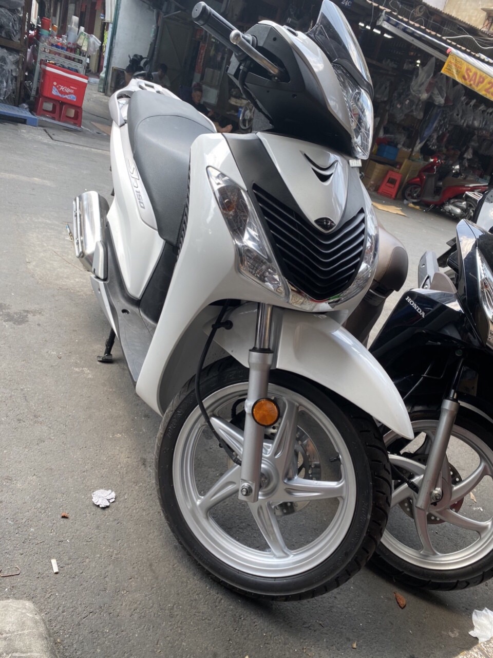 [HCM]Mắt mèo phản quang cho sh 150 Sh 300