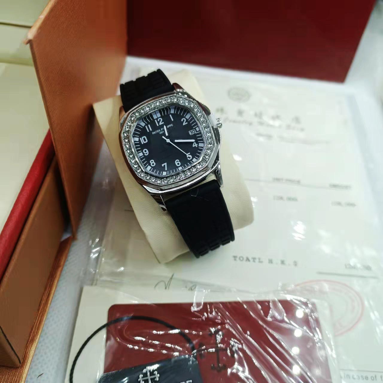 [Hot] Đồng Hồ Nữ Patek Philippe Aquanaut Diamond - Case 35mm