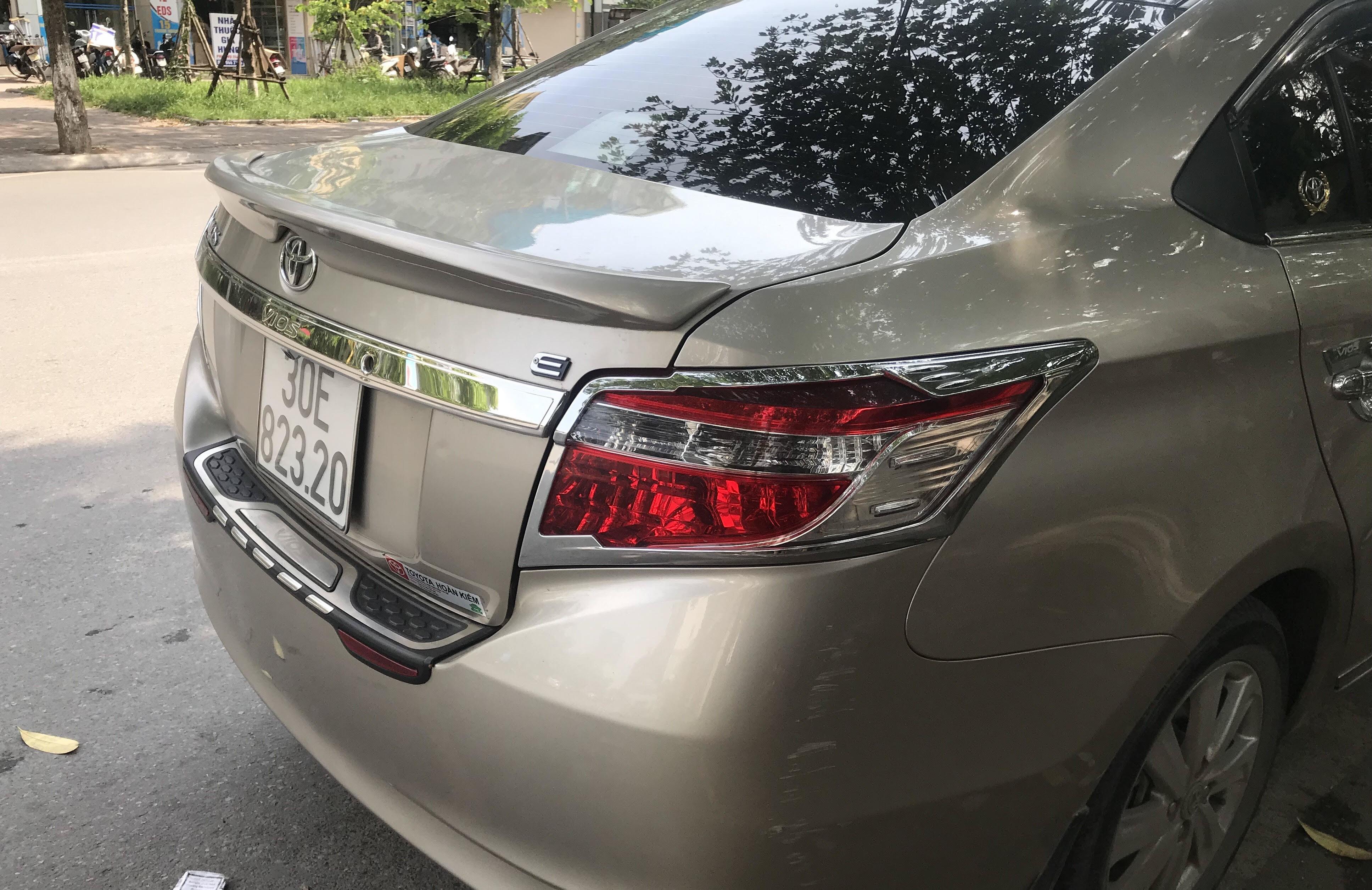 Đuôi gió liền cốp Vios 2014-2017 tặng băng dính 2 mặt