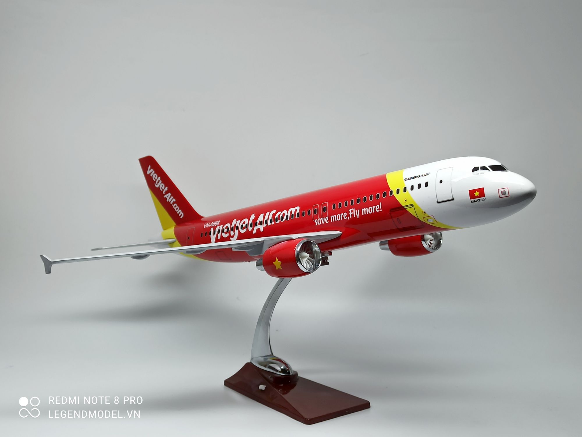 Vietjet Air Airbus A320 47cm Aircraft Model