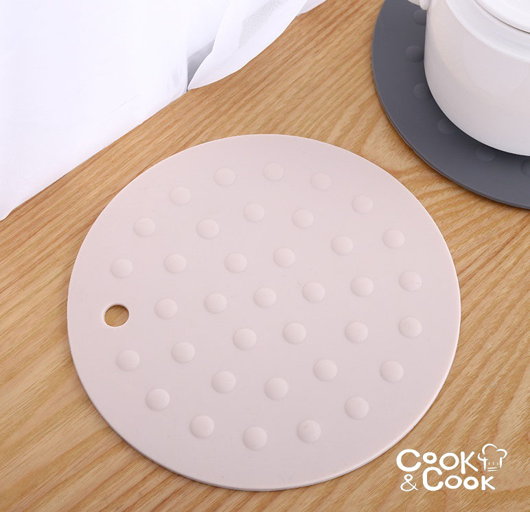 Miếng lót nồi bằng silicon ( Màu Hồng ) - 16.9cm 58g