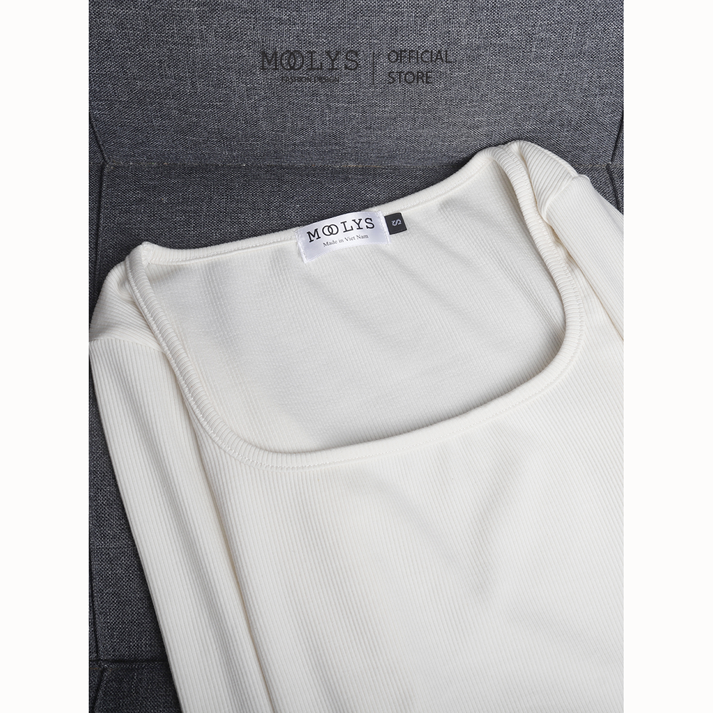 Áo crop top MOOLYS basic, cổ vuông, dài tay MC013