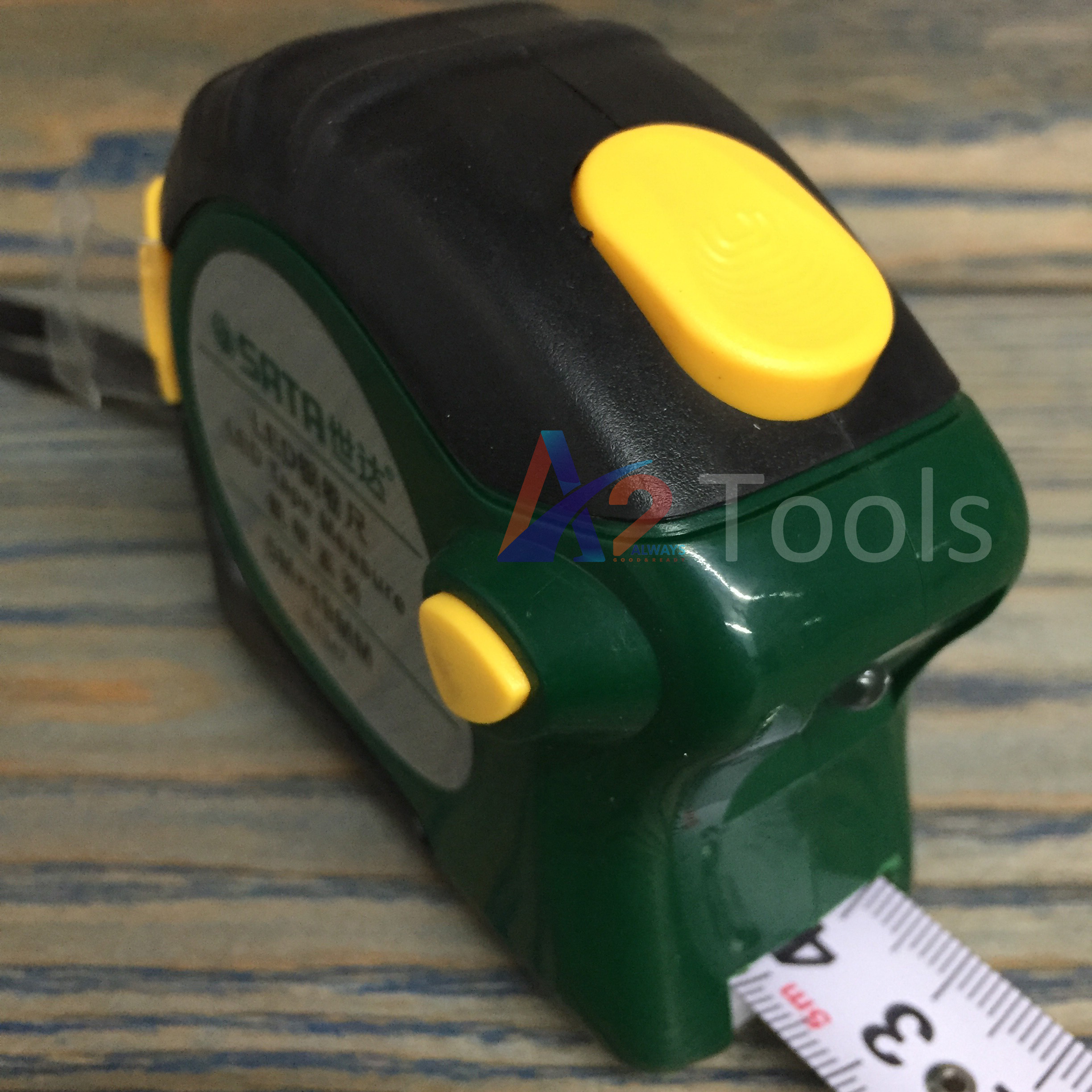 Thước cuốn thép có đèn LED 5.0m SATA 91347