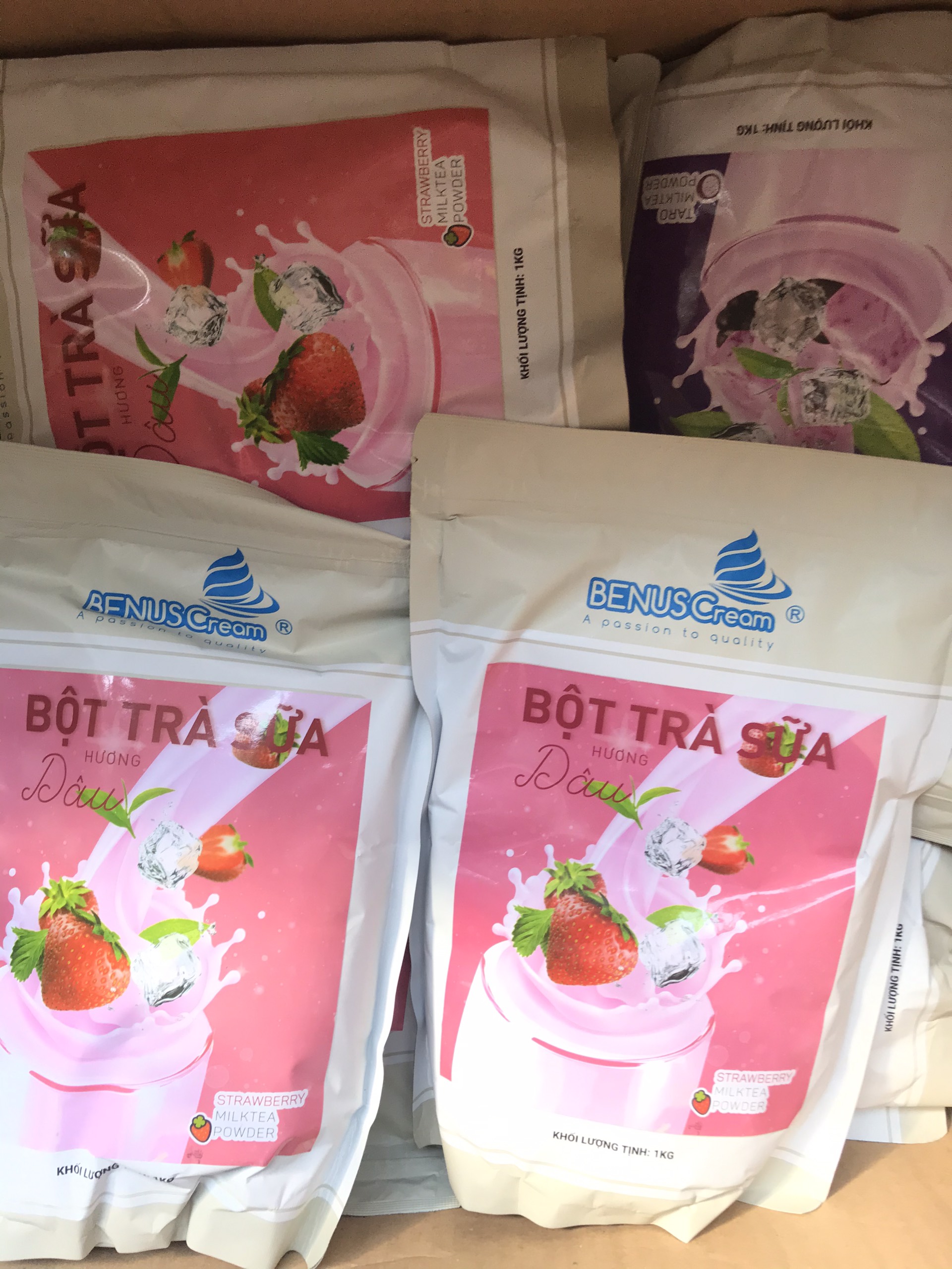 Bột Trà Sữa Dâu BENUS Cao Cấp