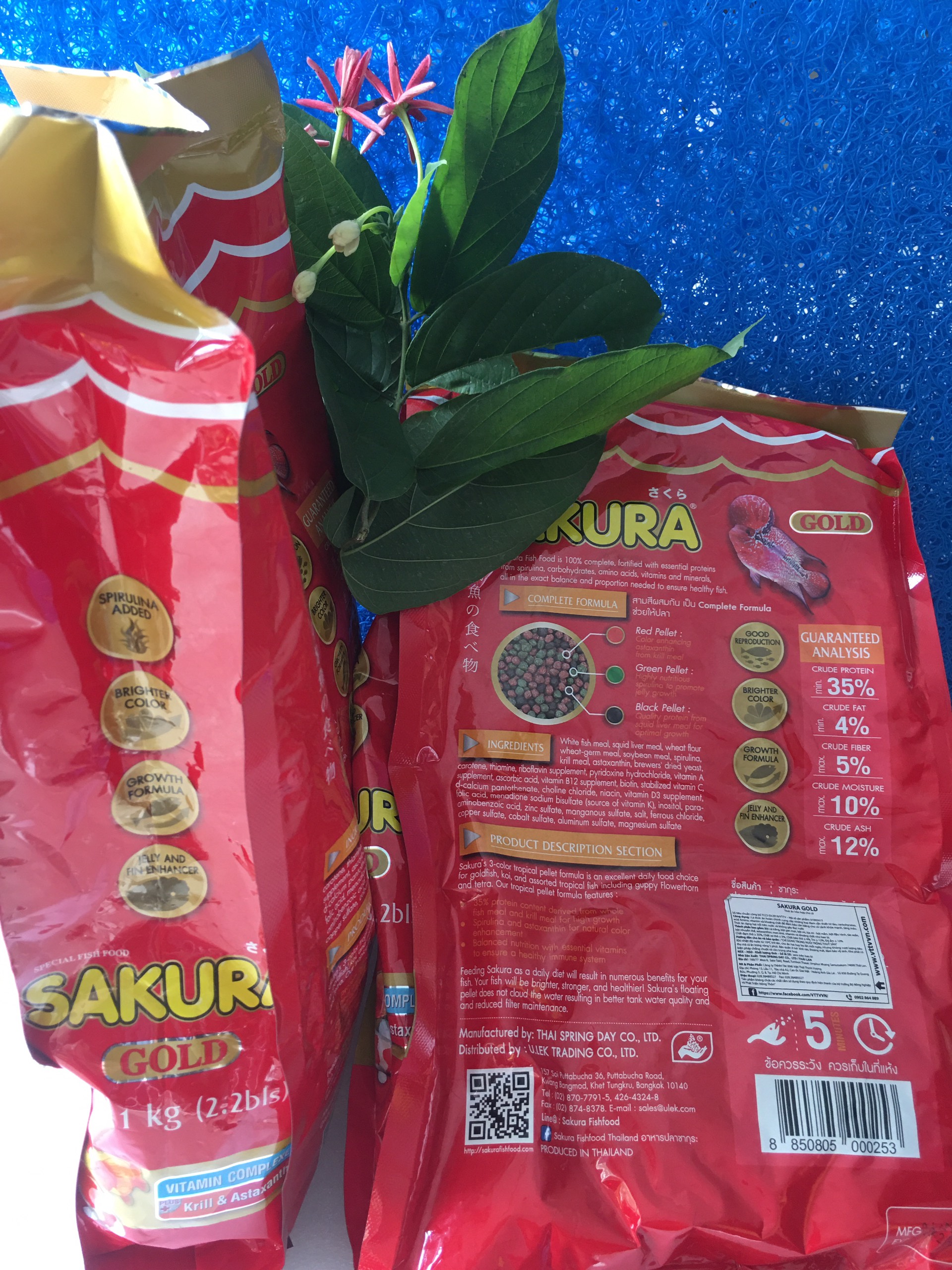 Cám cá KOI SAKURA túi 1kg hạt S -M 35% Đạm.