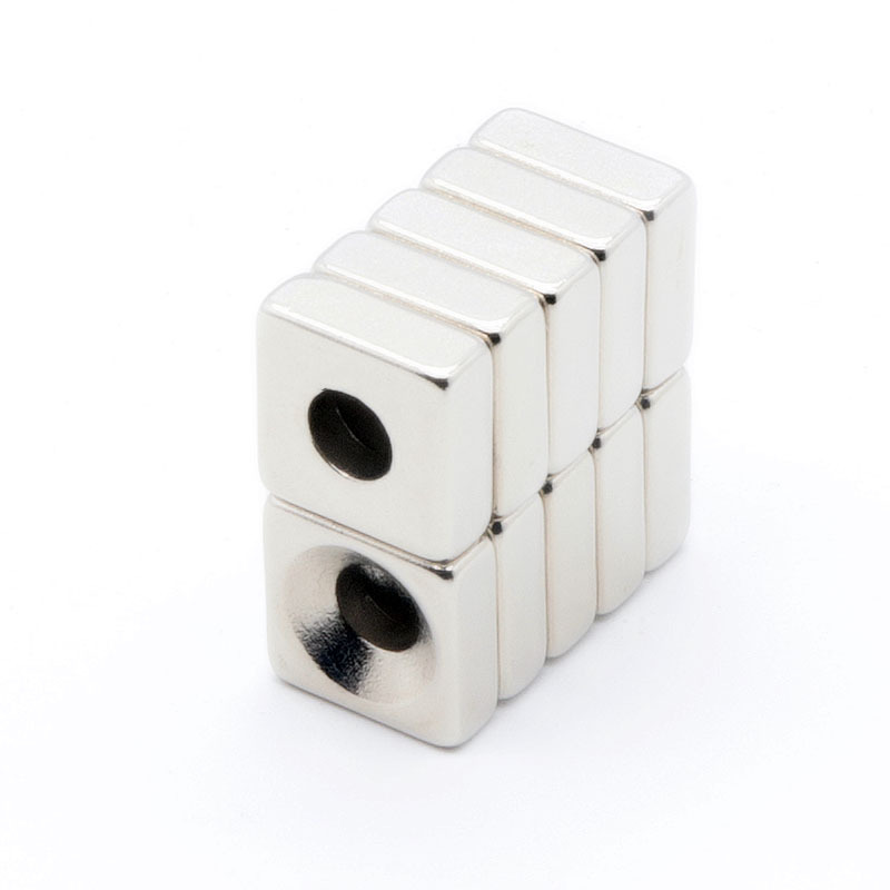 Nam châm 10x10x4 có lỗ ( set 100 viên)