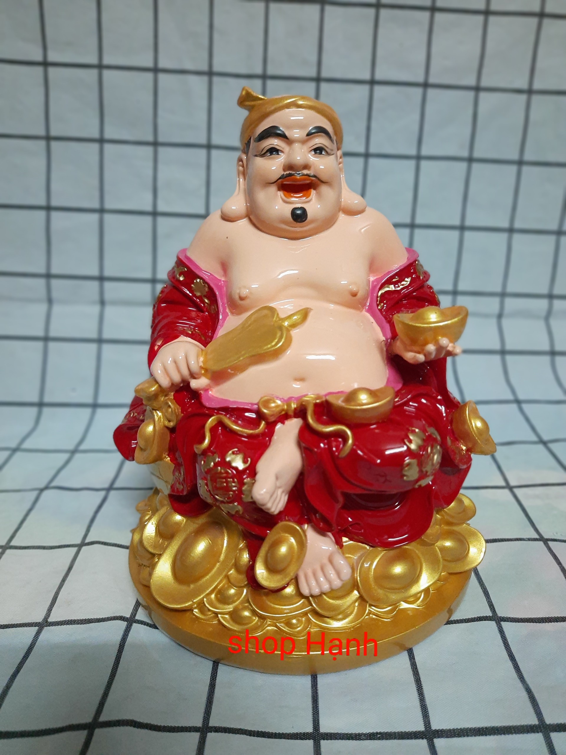 Ông Địa Thần Tài ngồi thỏi vàng đế tròn