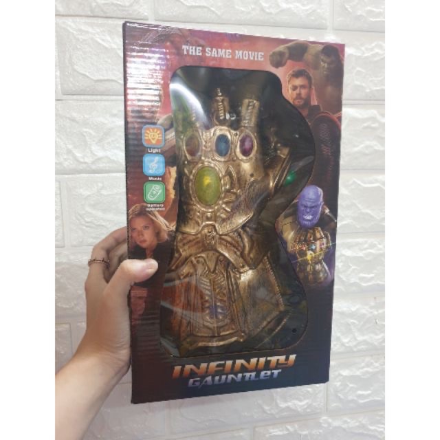 Bàn tay siêu nhân đeo được có đèn