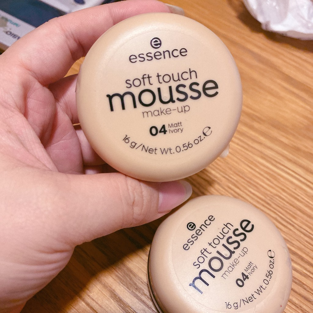 Phấn Tươi Essence Soft Touch Mousse 04 Matt Ivory Đức 16g