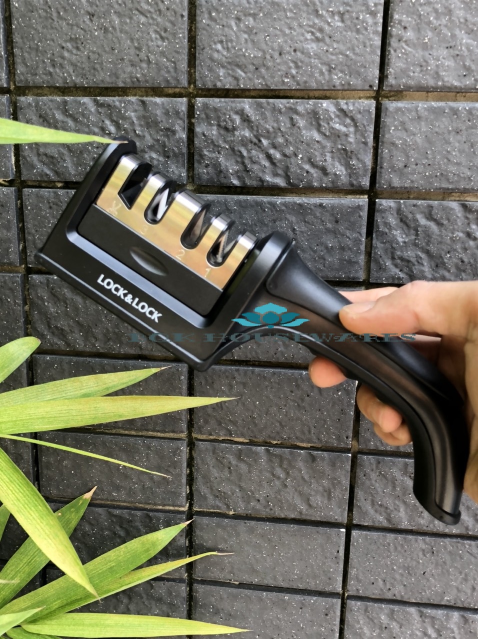 Dụng cụ mài dao kéo 4 rãnh Lock&Lock CKK114