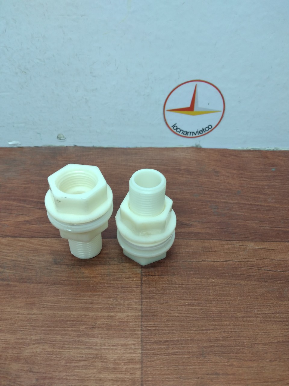 Ốc siết bồn nước phi 21