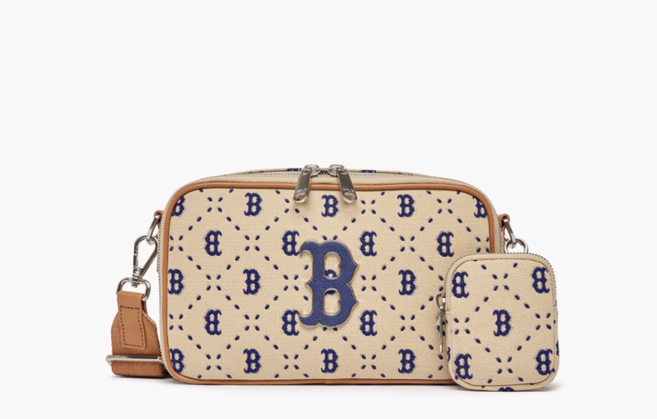Túi MLB Dia Monogram Jacquard Crossback Boston Red Sox 3Acrm013N size 23 màu vàng xanh