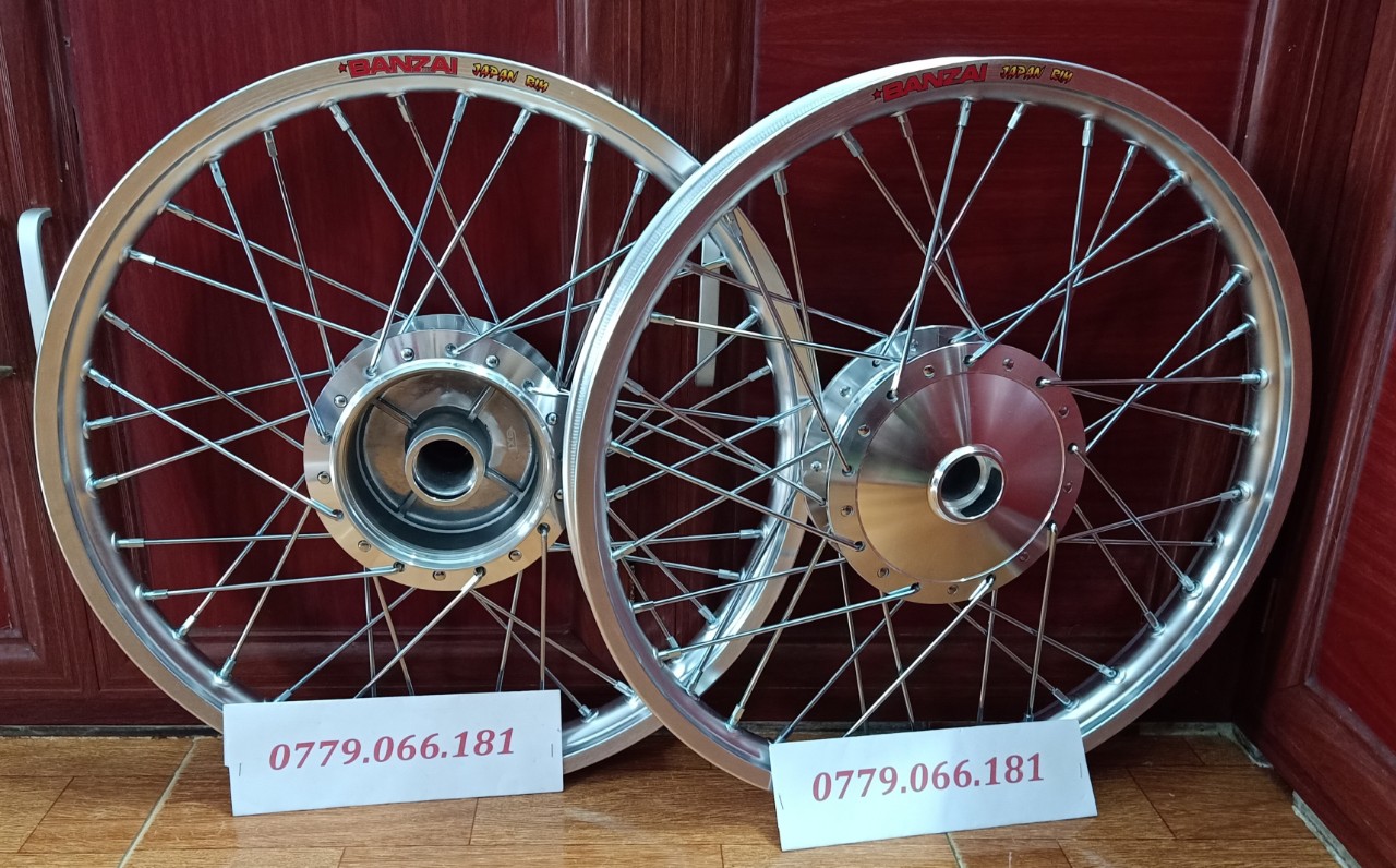 BÁNH CĂM GẮN WAVE DREAM CUB VÀ CÁC DÒNG XE HONĐA TRƯỚC SAU THẮNG ĐÙM NIỀNG NHÔM BANZAI THÁI LAN ĐÙM MẠ CROM GẮN VỪA NHƯ ZIN KHÔNG CHẾ