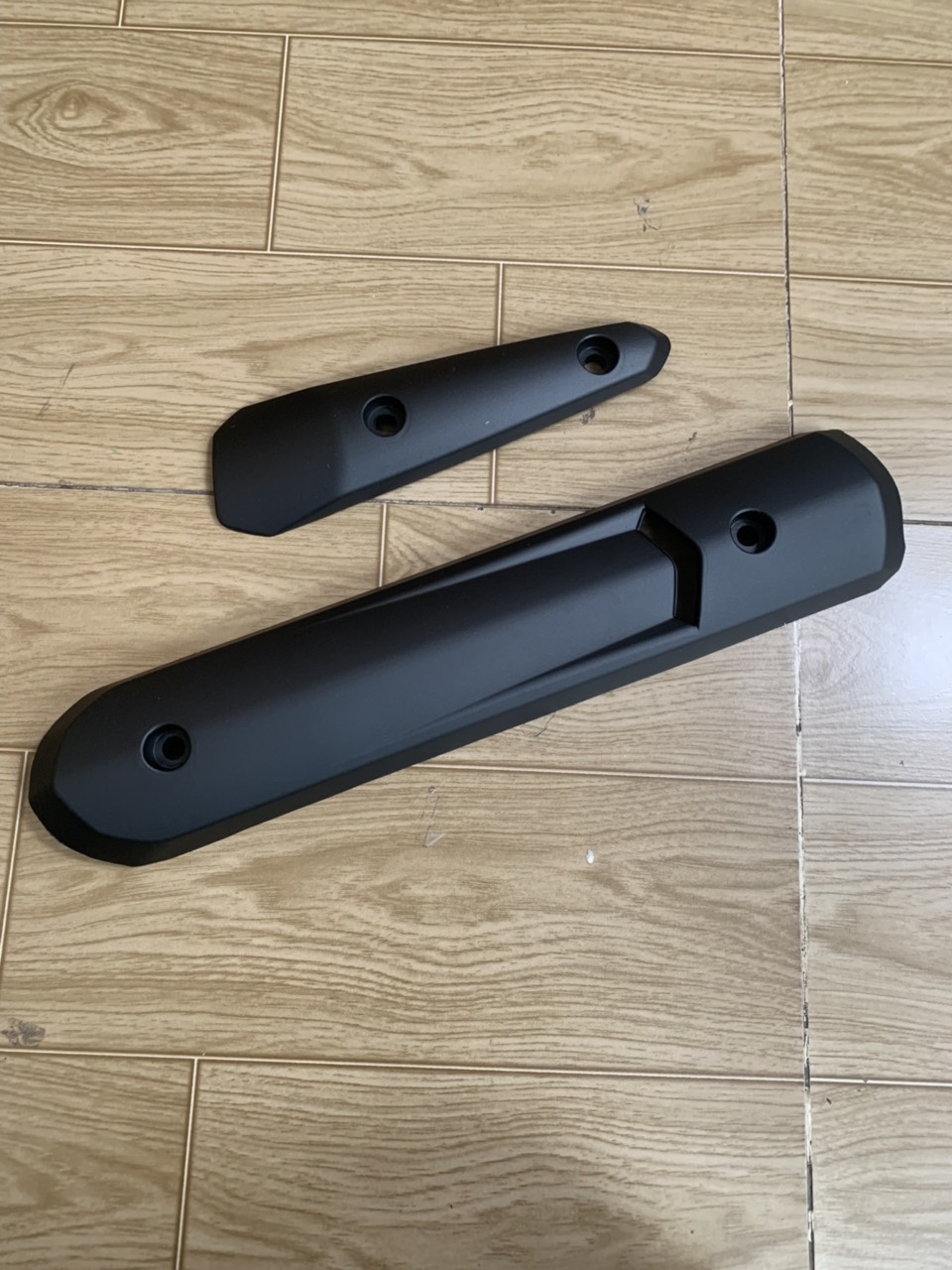 Ốp pô spark màu đen nhám không tem