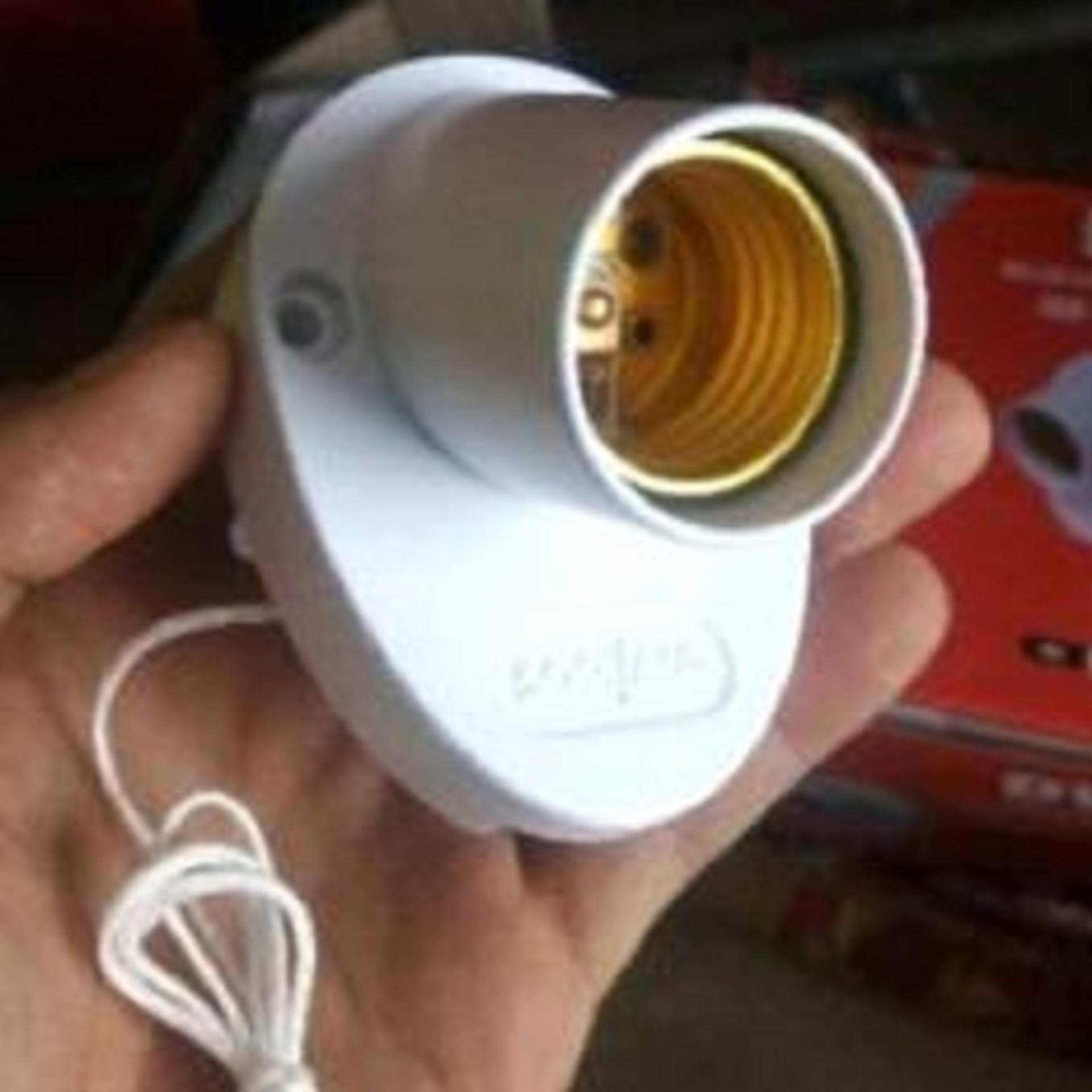 [HCM]Bộ 2 Đui Đèn E27 Xéo Công Tắc Giật