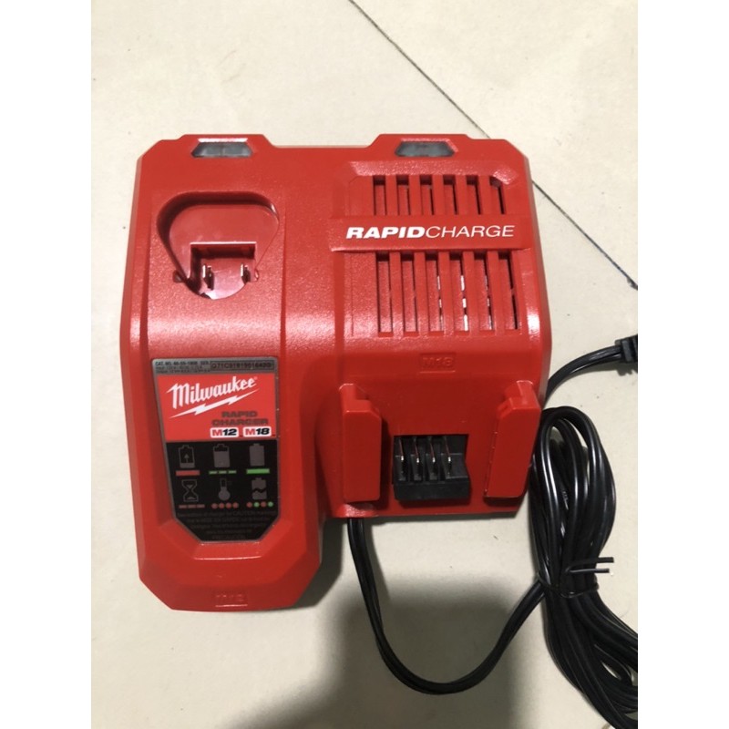[HCM][Lấy mã giảm thêm 30%]xạc nhanh milwaukee m12-18 hàng Mỹ