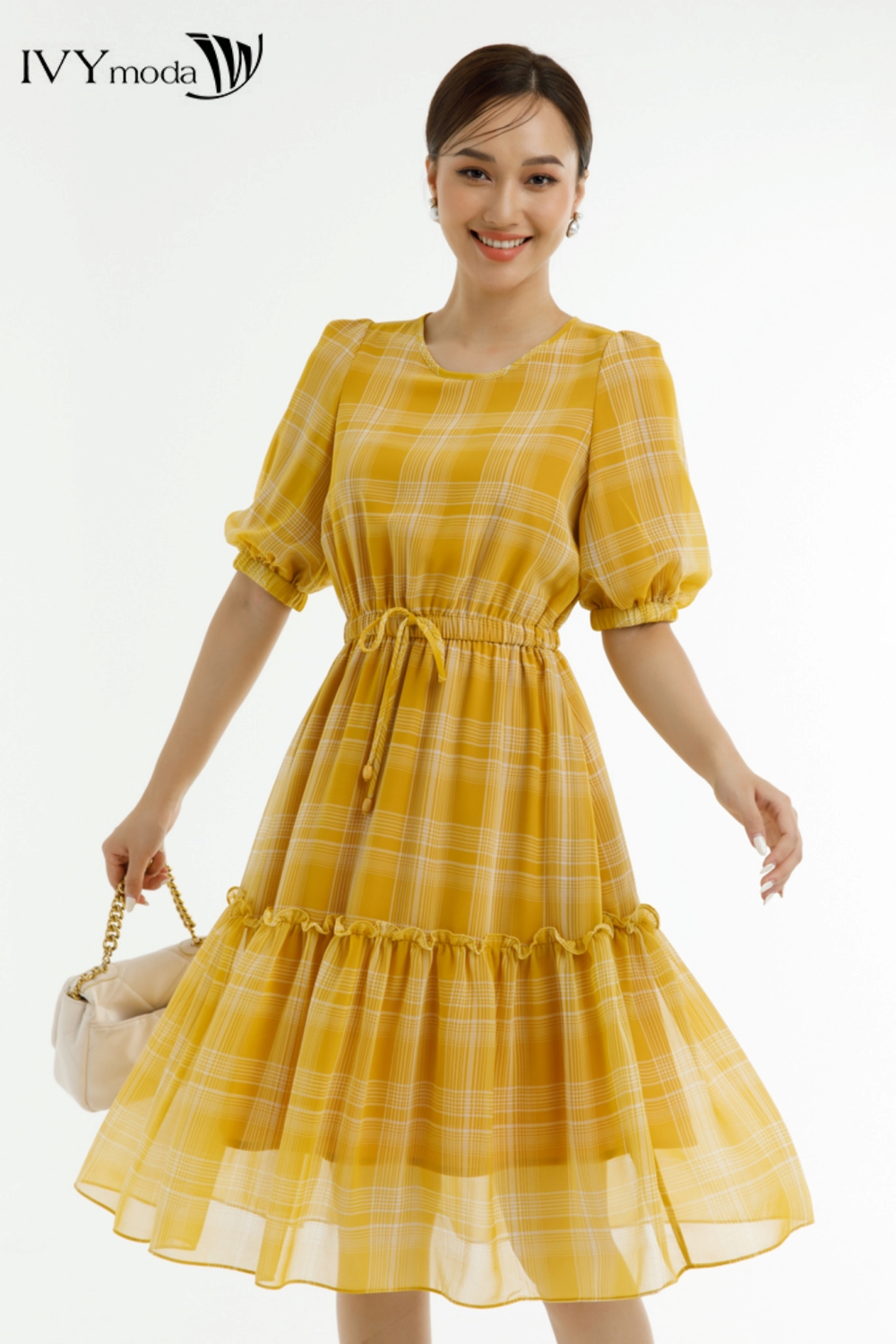 Đầm lụa xòe eo rút dây IVY moda MS 48M7543