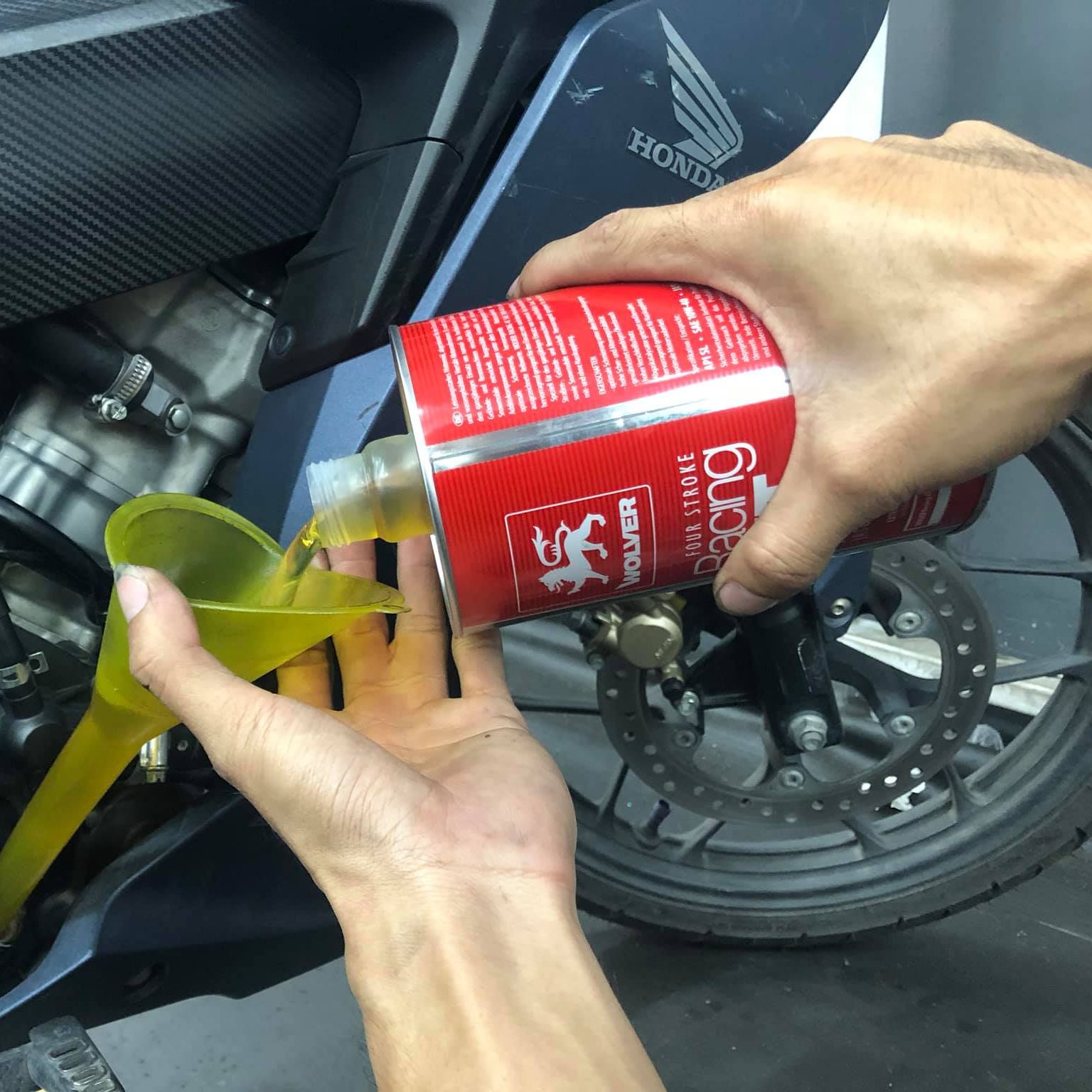 Nhớt Wolver Racing Synthetic 10W40  (130001)
