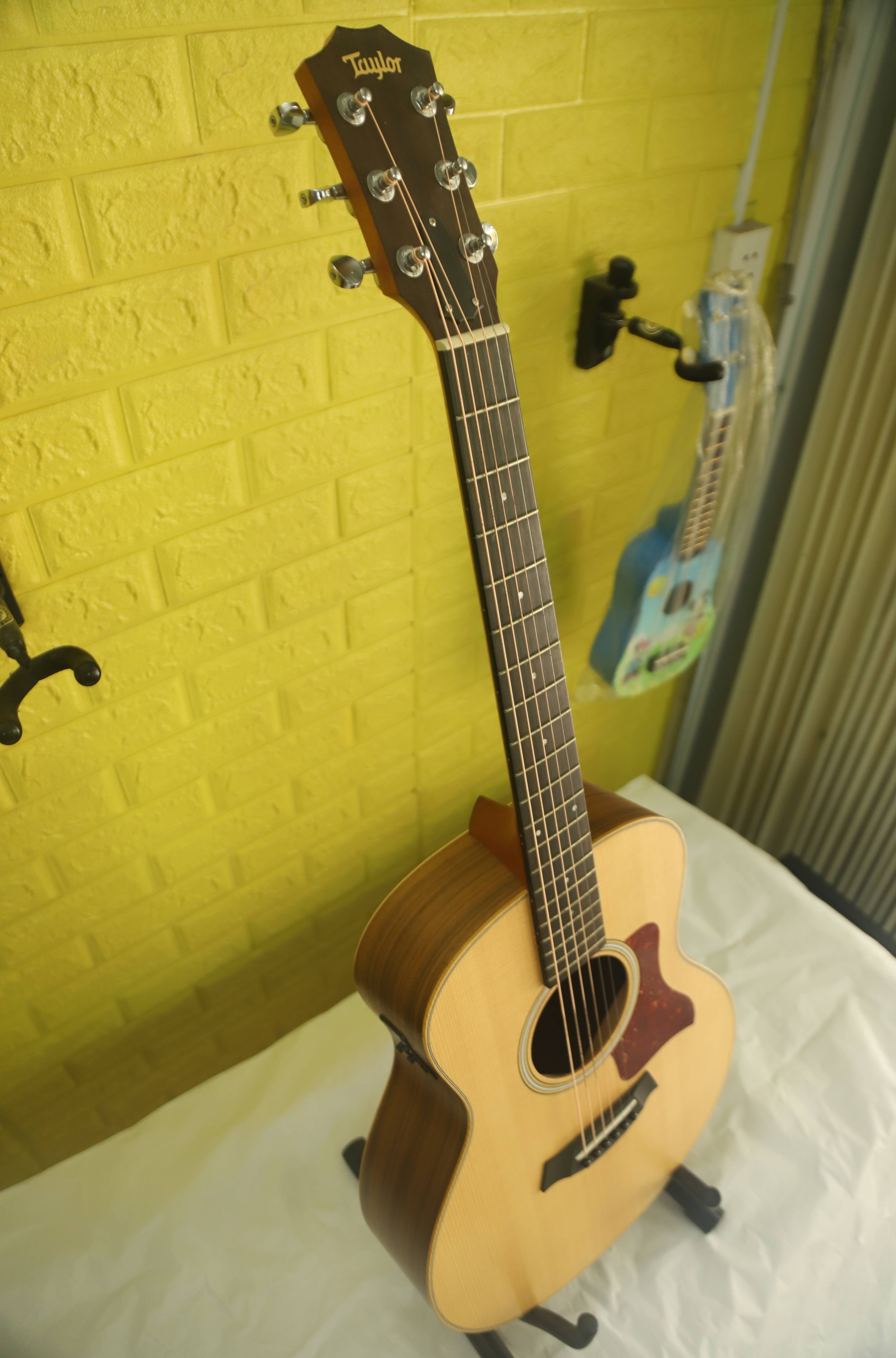 Đàn Guitar Thùng Điện Grand Symphony Mini Taylor GS Mini-e Walnut Mặt Gỗ Spruce Solid Lưng Hông Walnut Hệ Thống ES-B Kèm Túi Gig Bag