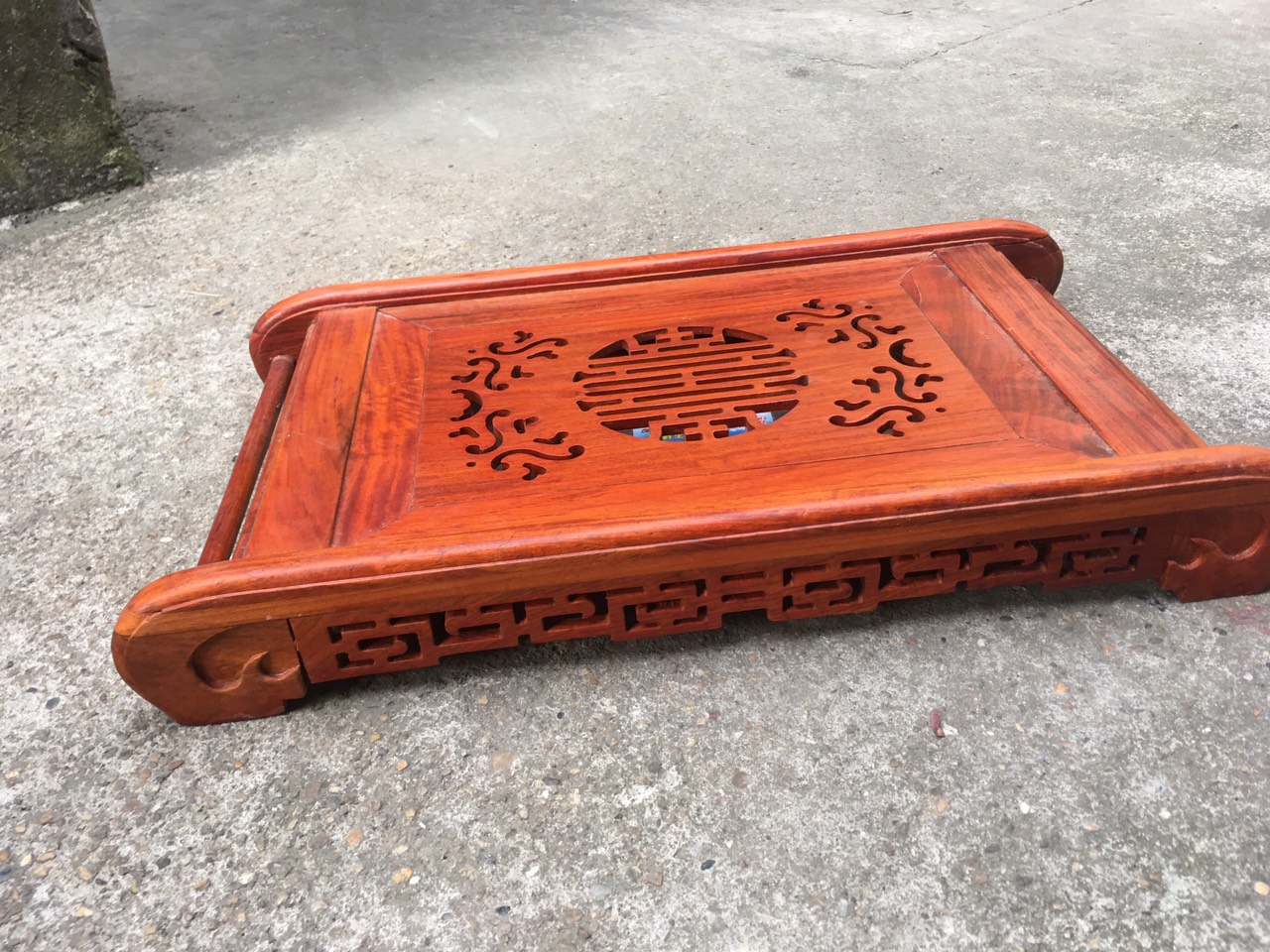 Khay trà chân vòm gỗ hương cao cấp