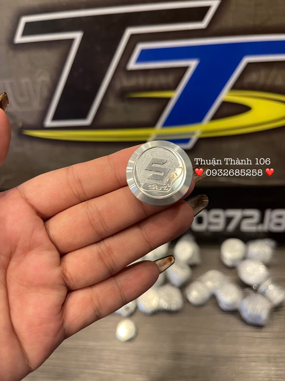 Nút đậy kiếng CNC sport xipo rgv