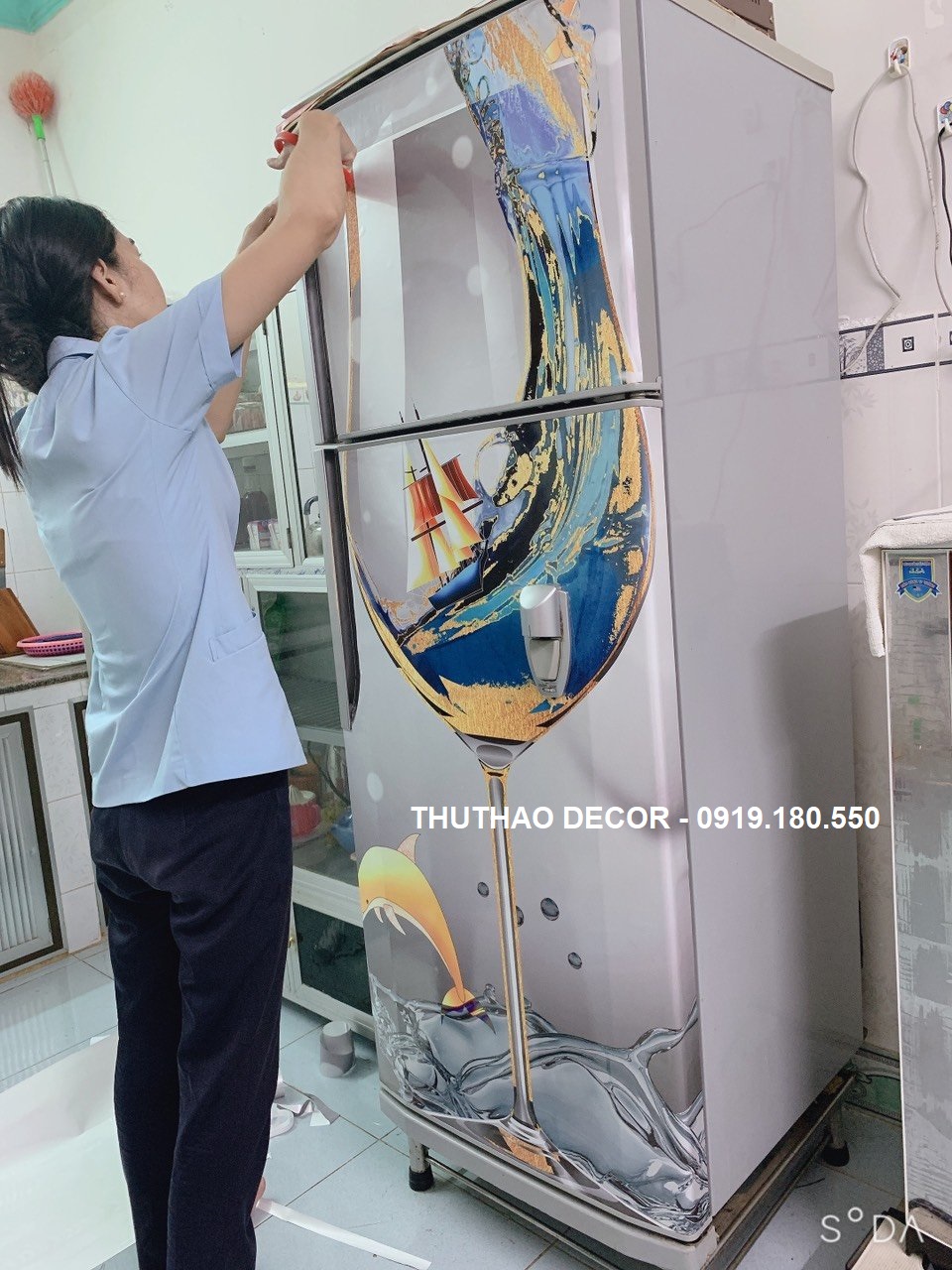 [HCM]Decal Dán Tủ Lạnh LY RƯỢU THUYỀN VƯỢT SÓNG  - THUTHAODECOR
