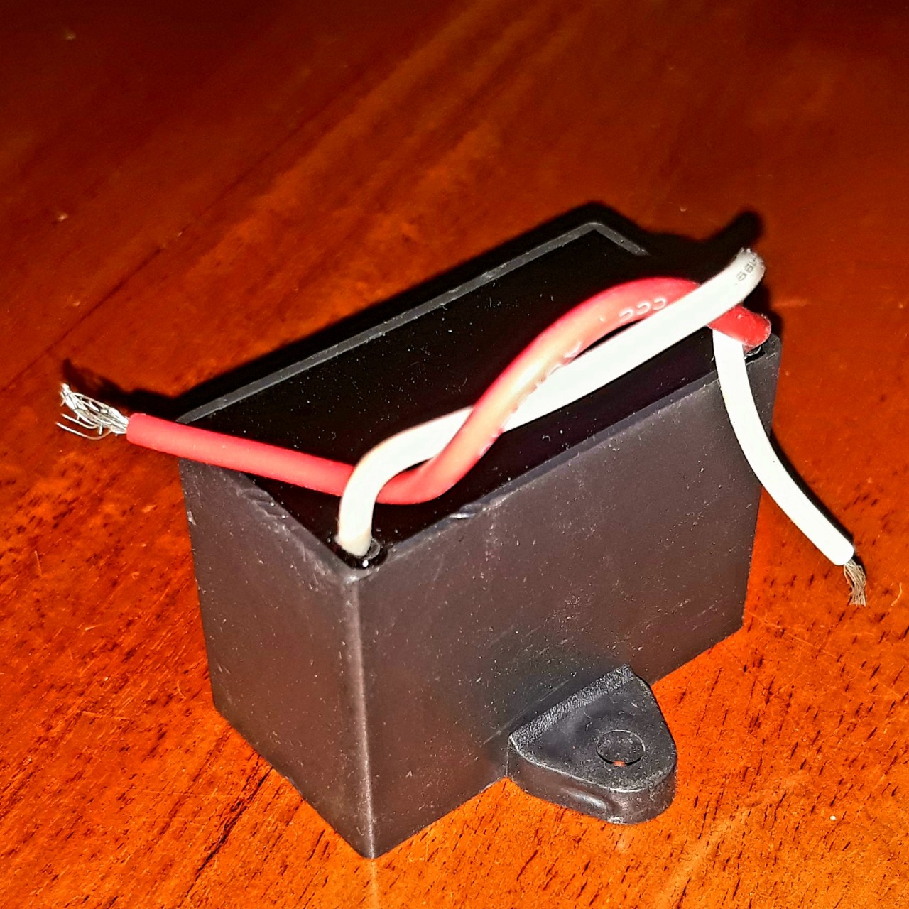 Tụ điện 8uF – 400V ( Mã 232 - ) Capacitors kích cá