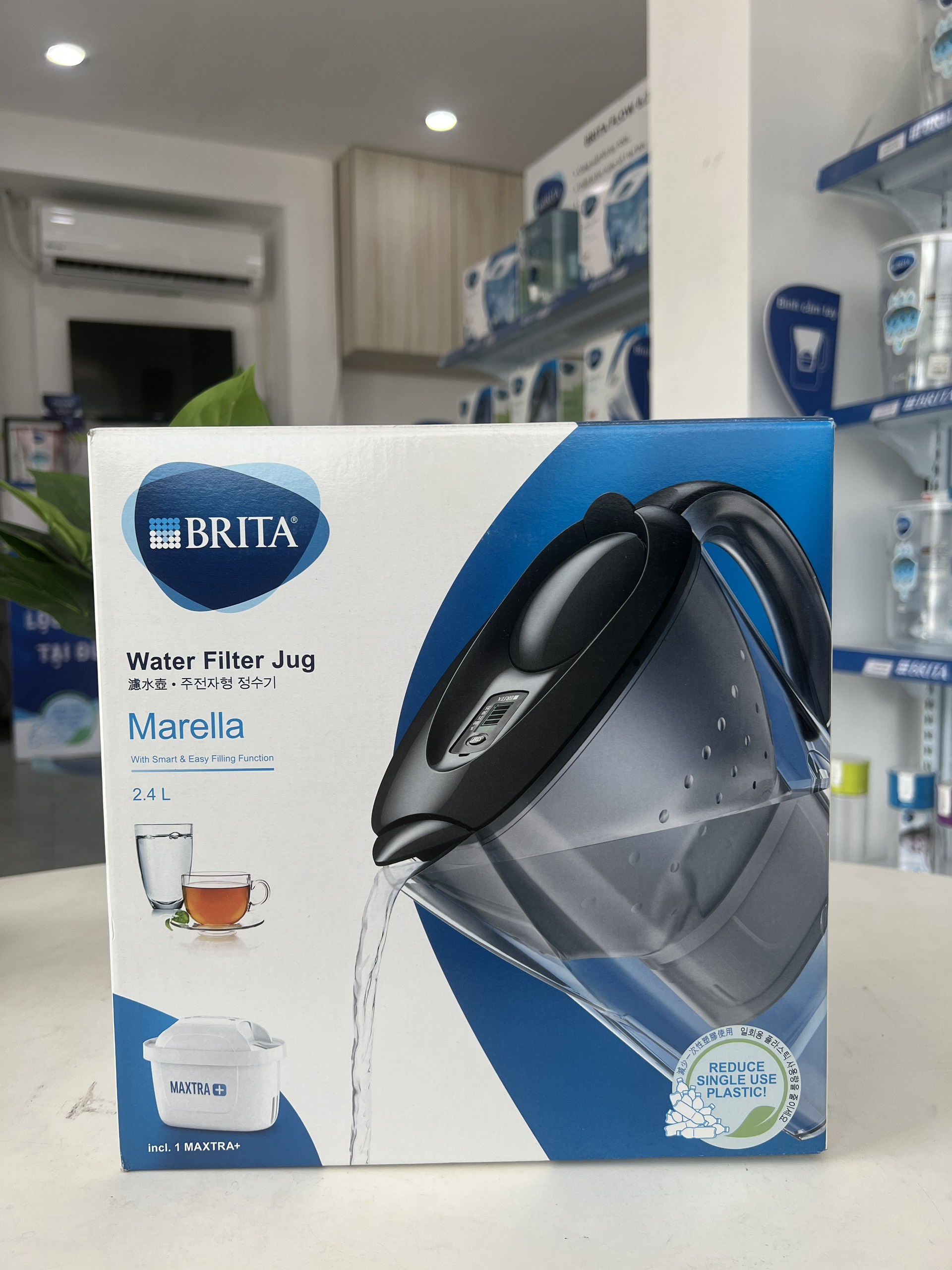 Bình lọc nước BRITA Marella Basic Graphite 2.4L (có sẵn 1 lõi lọc Maxtra)