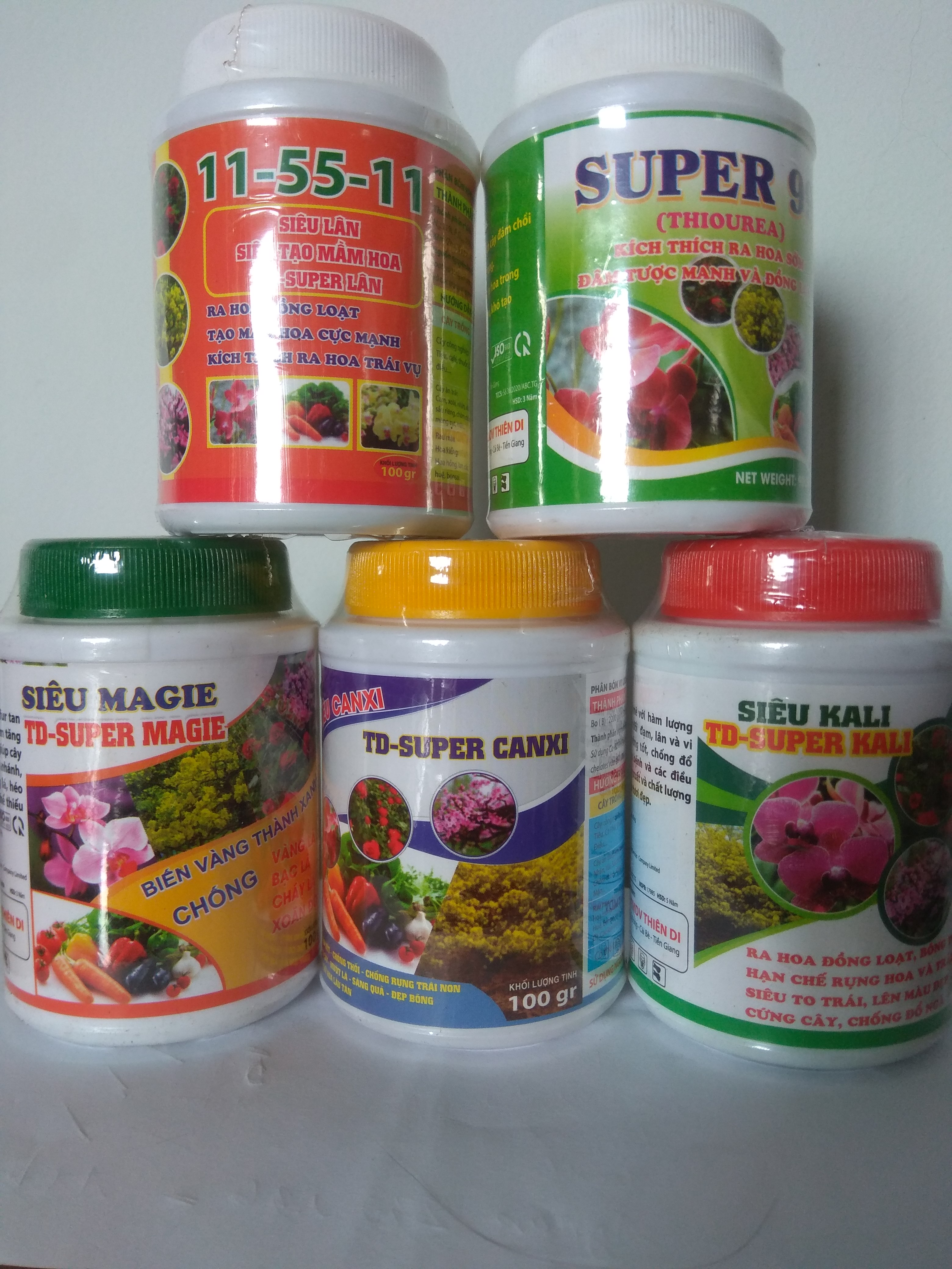 Bộ sản phẩm dưỡng cây, kích hoa ( Canxi, Kali, Magie, siêu lân, super 99 ) TD - 100 gram/chai