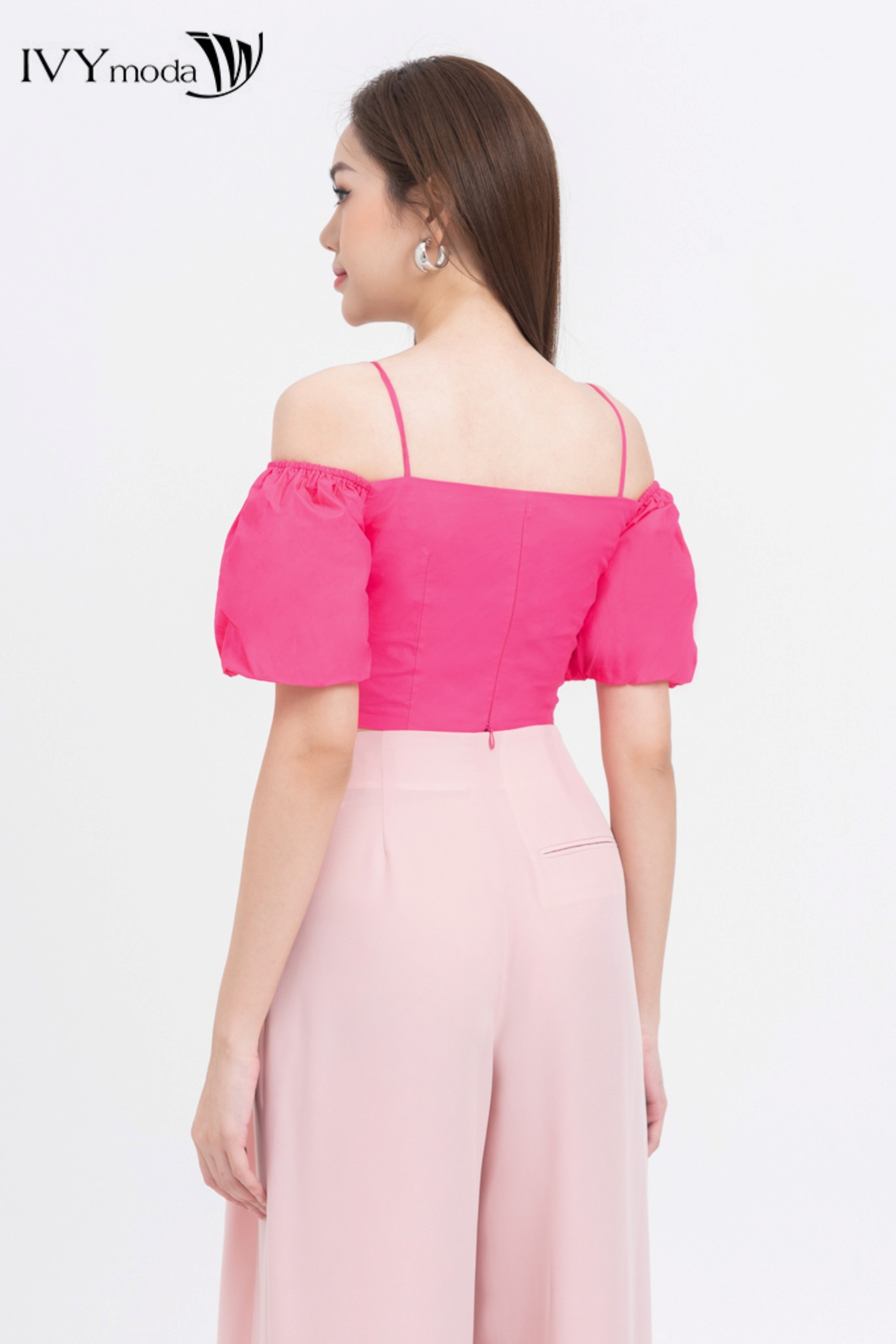 Áo trễ vai dáng croptop IVY moda MS 16M8281
