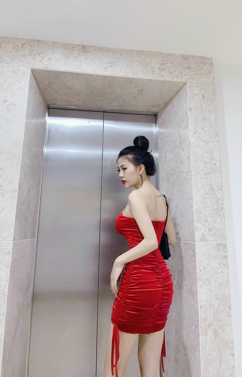 Đầm Nhung Dây Xích Hack Dáng Cực Hot UP