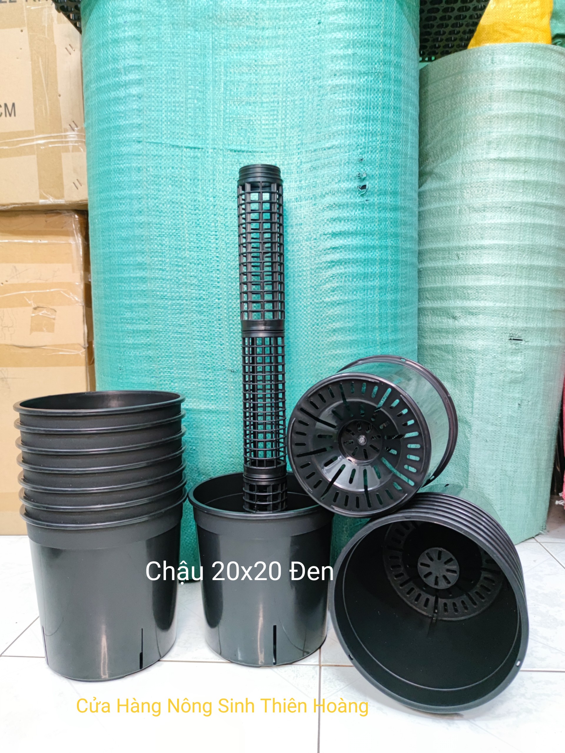 [1 cái & 10 cái] Chậu Nhựa Đen 20x20 cm (Không bao gồm trụ nối)