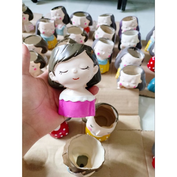Chậu Cô Gái Mộng Mơ Tóc Ngắn Dễ Thương + Quà Tặng