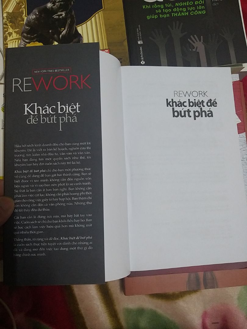 Sách - KHÁC BIỆT ĐỂ BỨT PHÁ